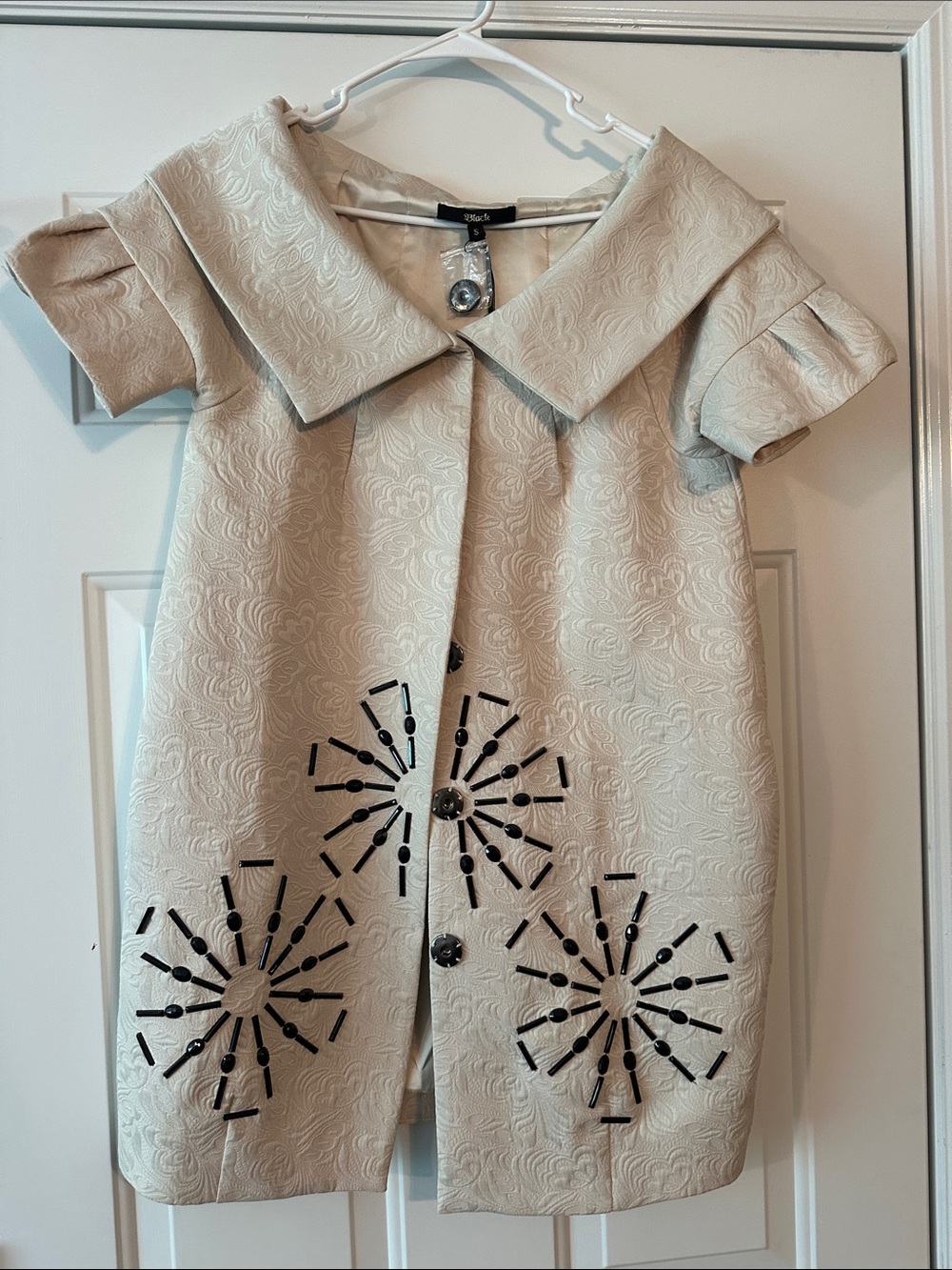 Women's Cream Floral Jacquard Short-Sleeve Coat with Embellished Detail